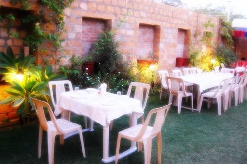 Hotel Priya Джайсалмер Екстериор снимка