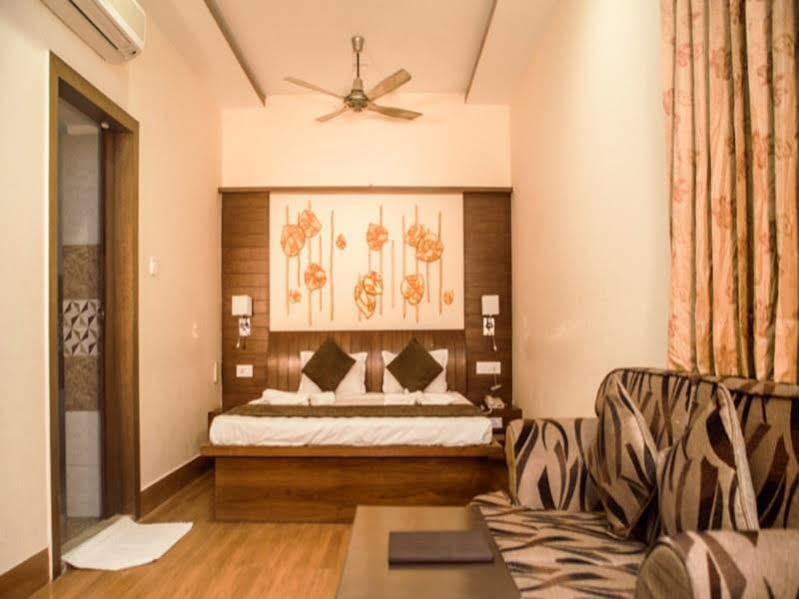 Hotel Priya Джайсалмер Екстериор снимка