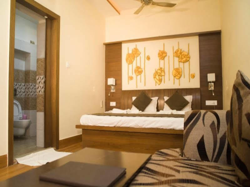 Hotel Priya Джайсалмер Екстериор снимка